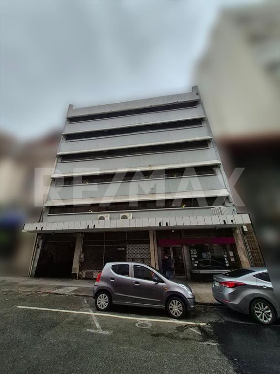 Alquiler de local comercial en el Centro Yi y 18