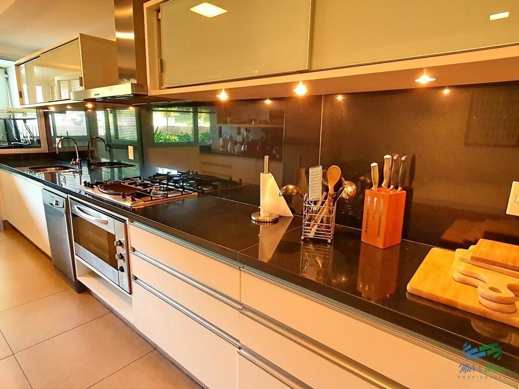Vendo apartamento de 2 dormitorios y 3 baños.