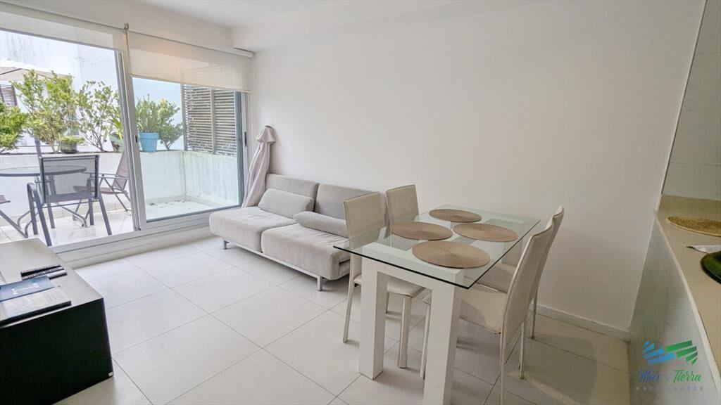 En venta apartamento 1 dormitorio con piscina en