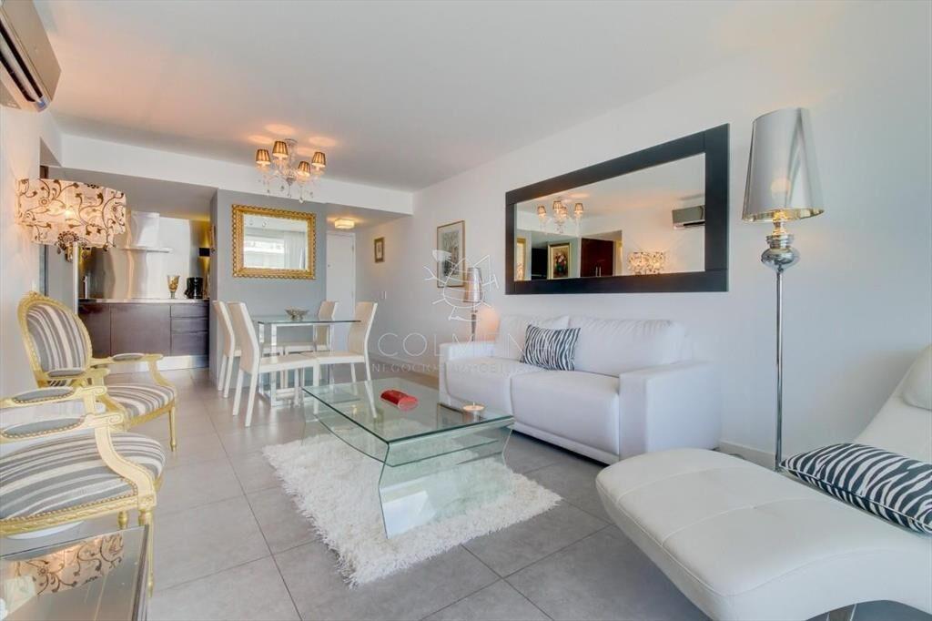 Apartamento en venta en piso alto en torre Yoo,