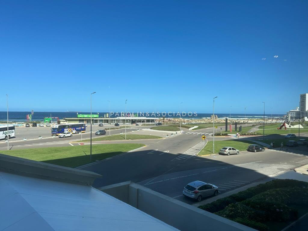 Apartamento en venta de 3 dormitorios en Playa