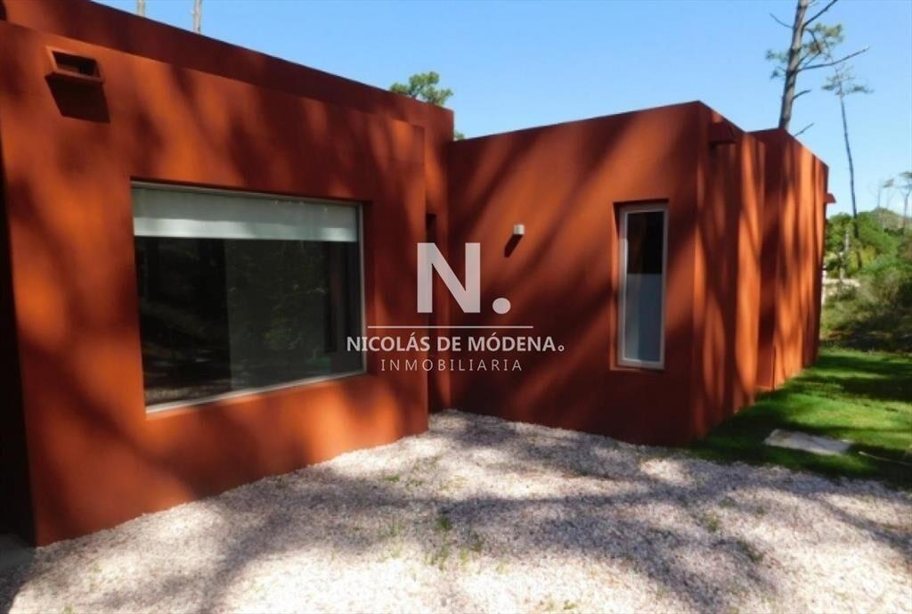 Muy buena casa en venta Construcción de muy con