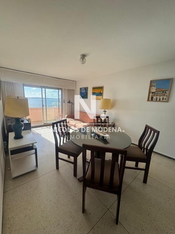 Vende apartamento de 1 dormitorio y medio en del