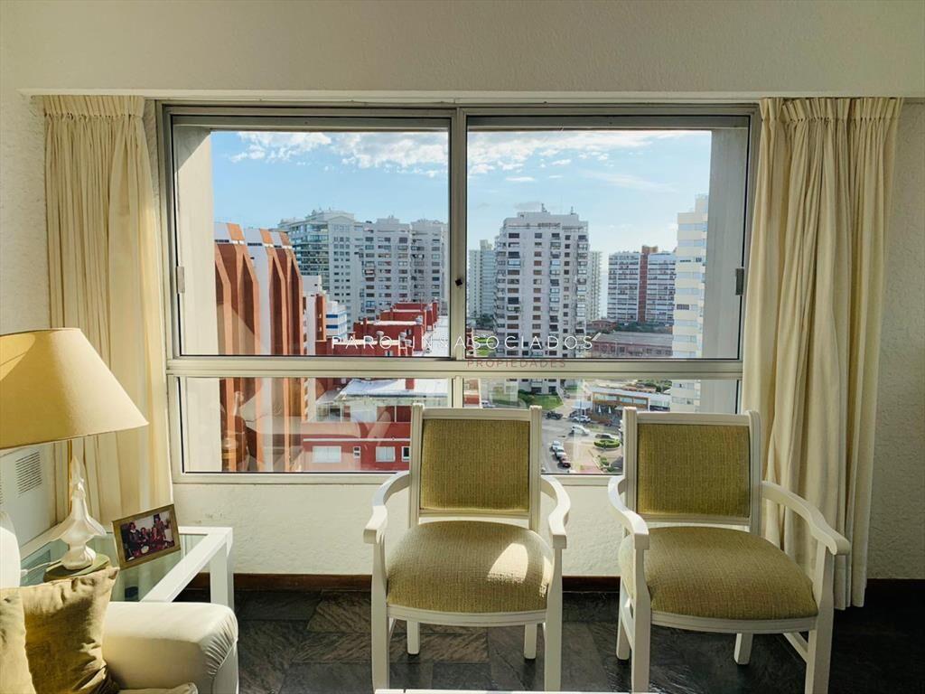 Apartamento de 3 dormitorios en Torres del Plata II, Punta