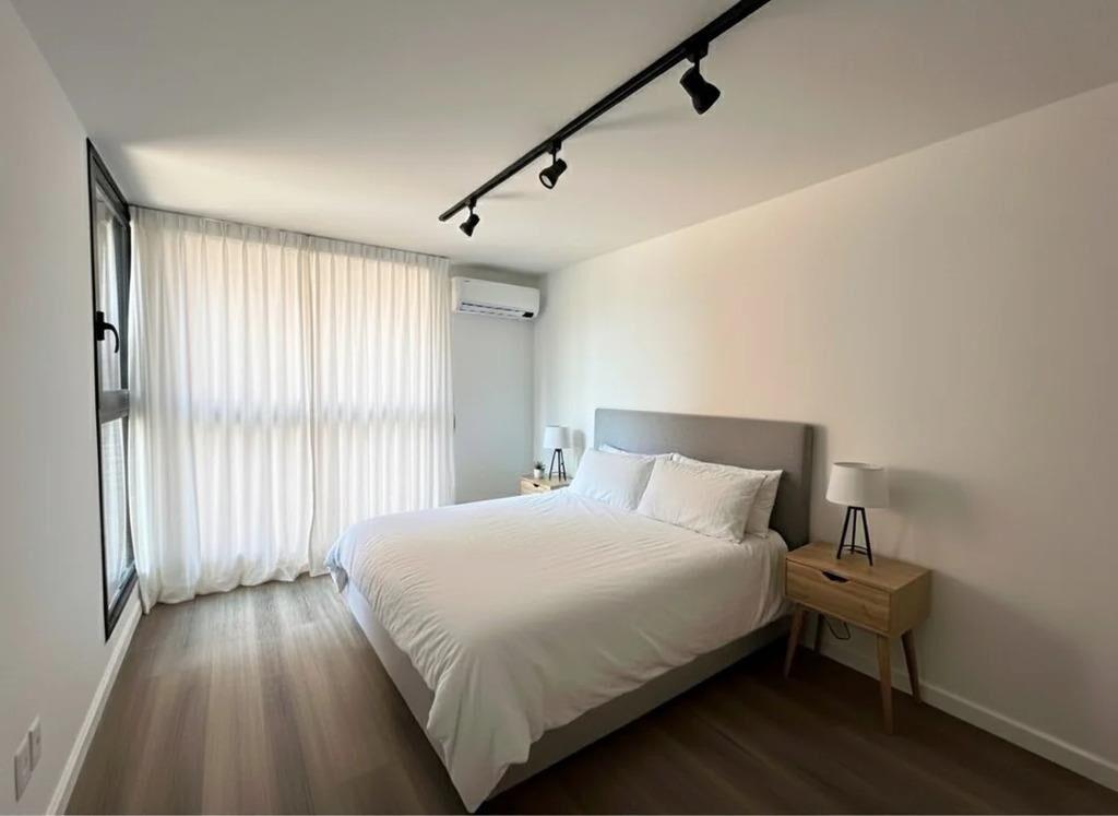 Venta de Apartamento de 1 Dormitorio y Garaje, en Pocitos