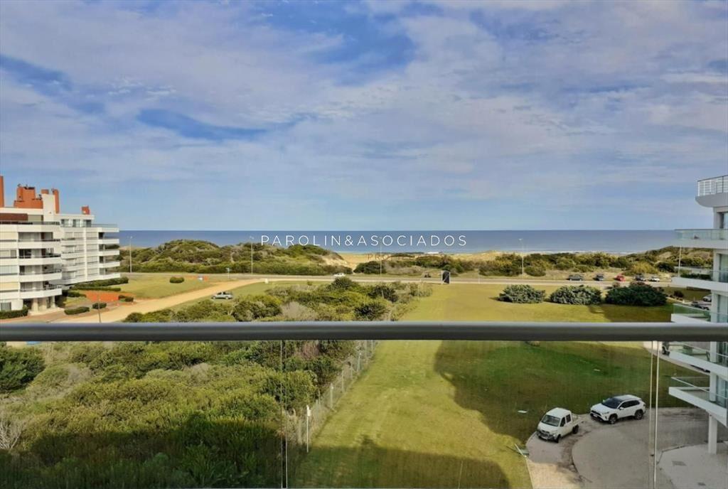Apartamento en venta, edificio Silente-Punta del