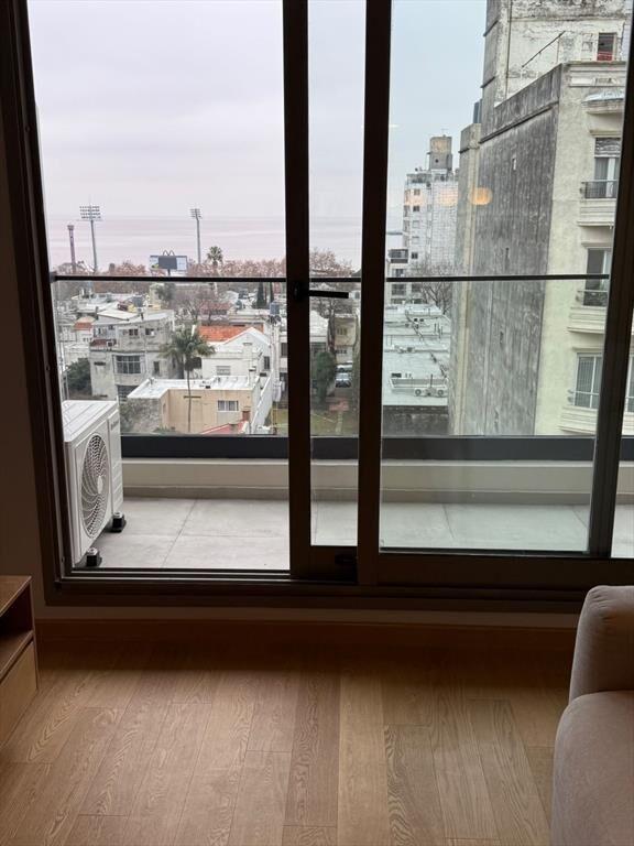 Alquila apartamento Parque Rodó amoblado 2 dorm.