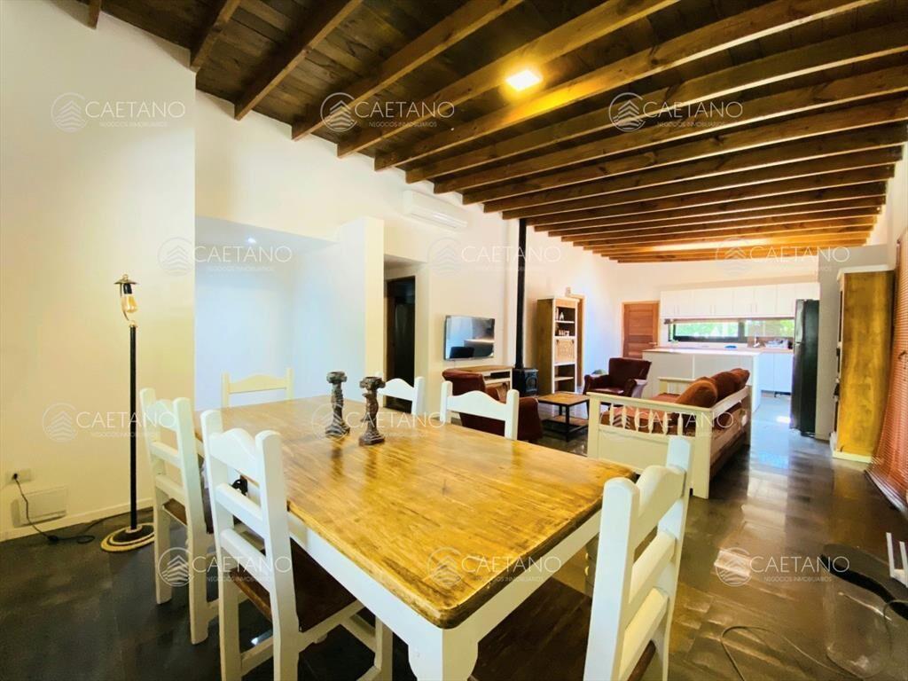 Moderna casa en venta a estrenar a pocas cuadras de la Play