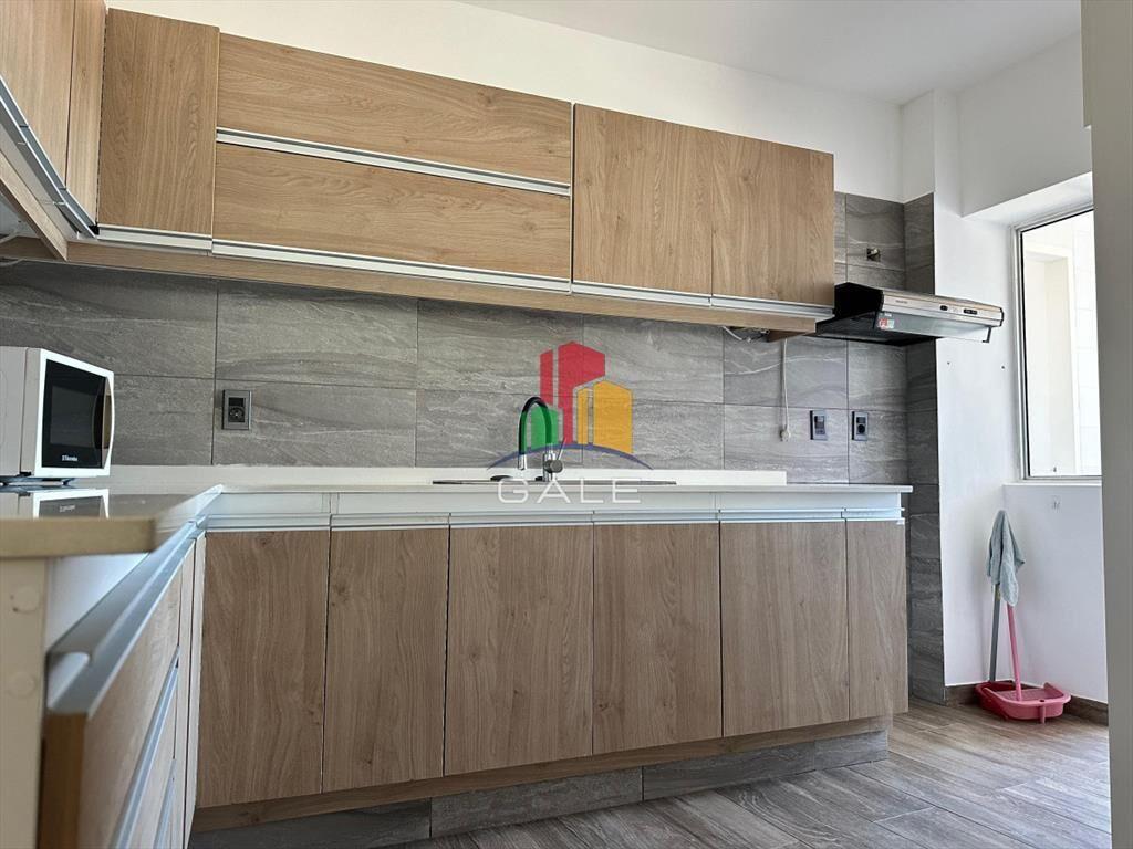 Apartamento de dos dormitorios y dependencia de