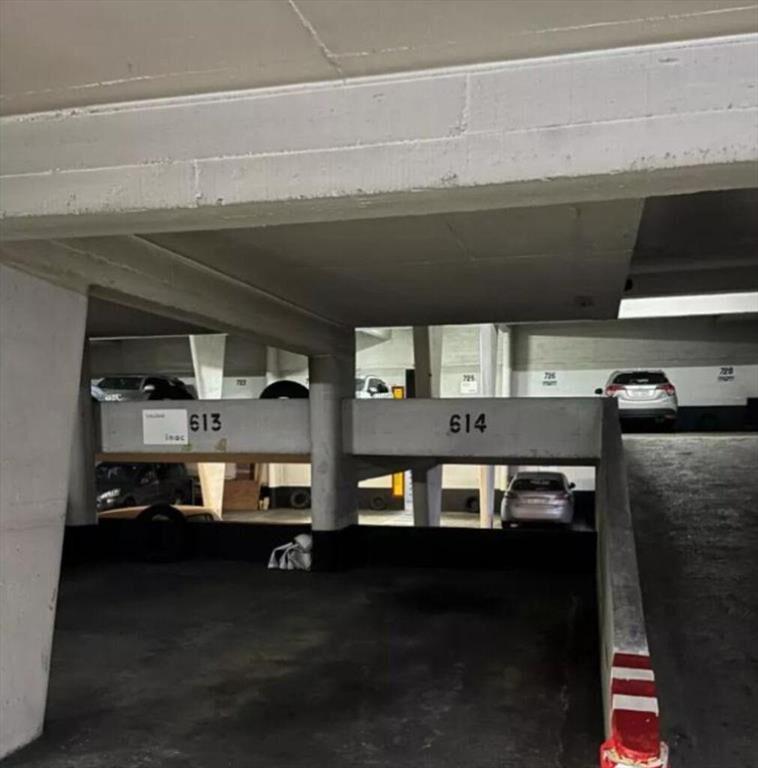 Cochera en venta Ciudad vieja , ideal inversión o uso.