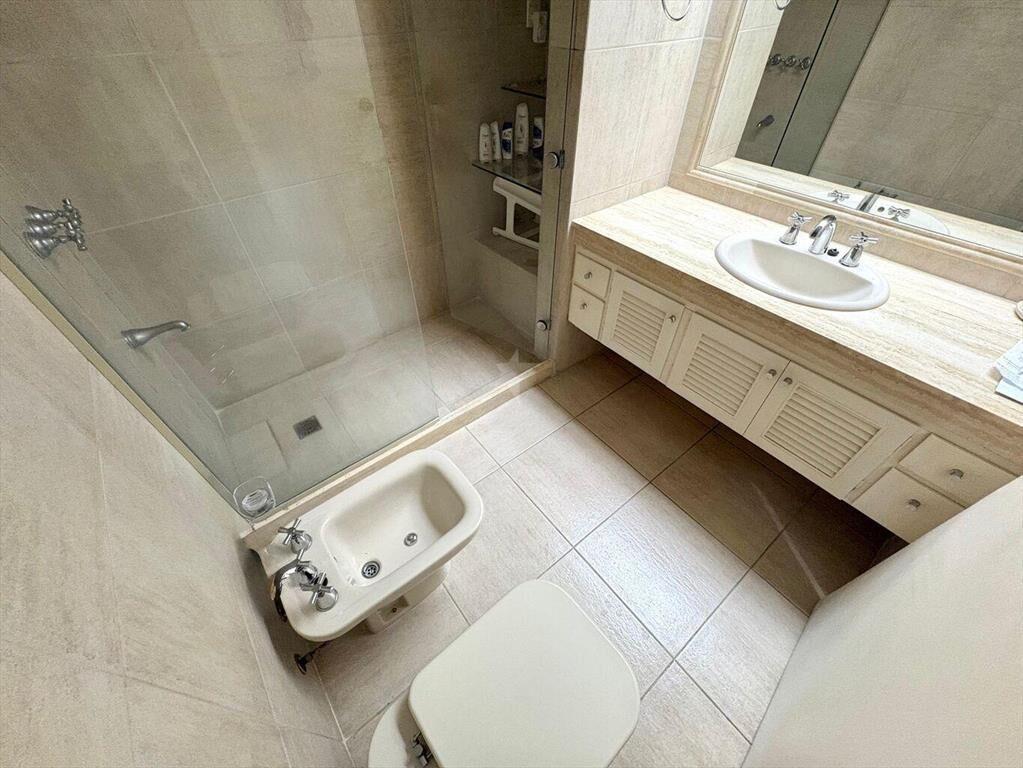VENTA APARTEMENTO POCITOS 3 DORM- TZA- GGE