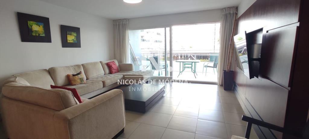 Apartamento en Brava, 3 dormitorios *