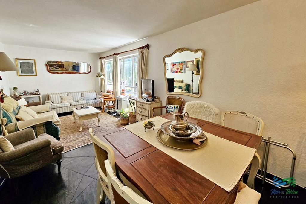 Se alquila apartamento 1 dormitorio con cochera