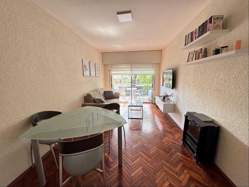 Próximo a Rambla, 2 D, GGE, Balcon al frente