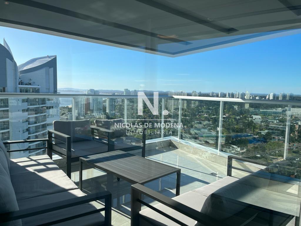 Espectacular penthouse en alquiler con vista al