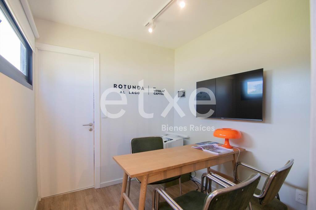 Venta de Apartamento 1 Dormitorio en Rotunda al Lago...