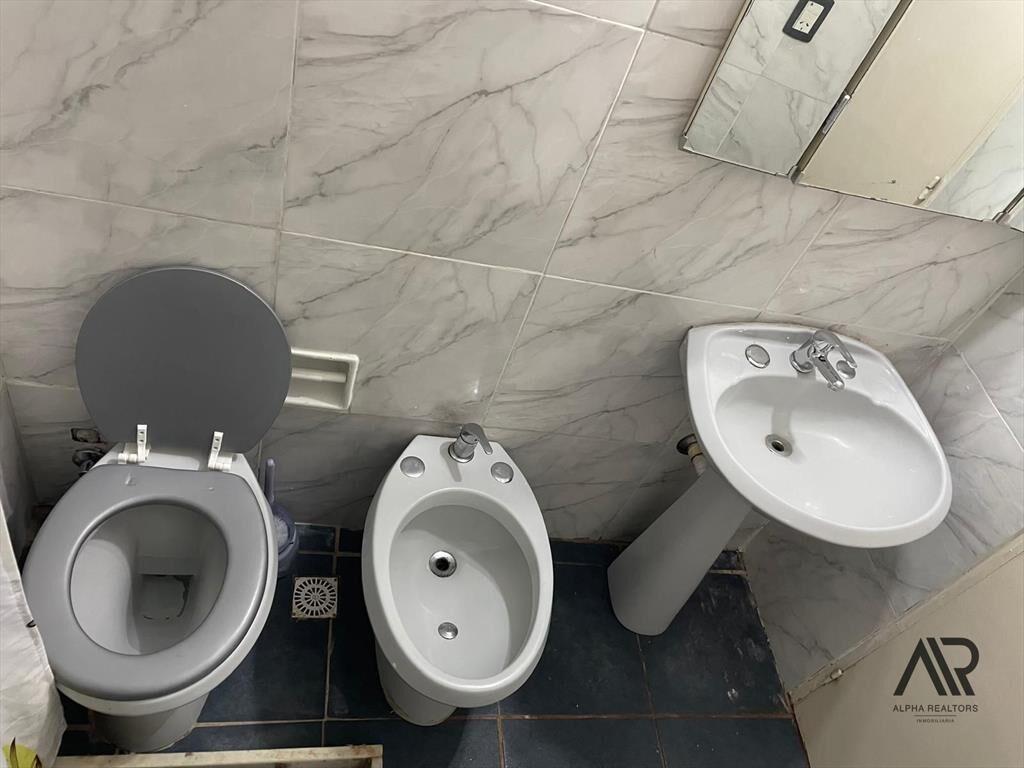 Apartamento en Alquiler Anual c/ cochera en Rambla parad...