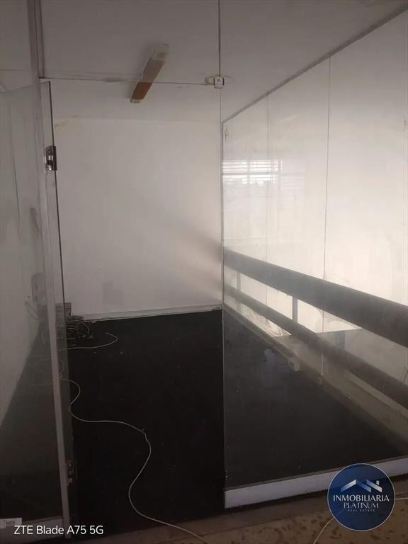 Venta Local Comercial 800 m² ubicado en el Centro, 3 niv...