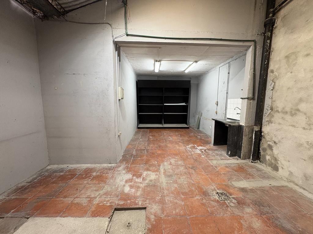 Alquiler - Local Comercial con 100 m2 en Tres Cruces