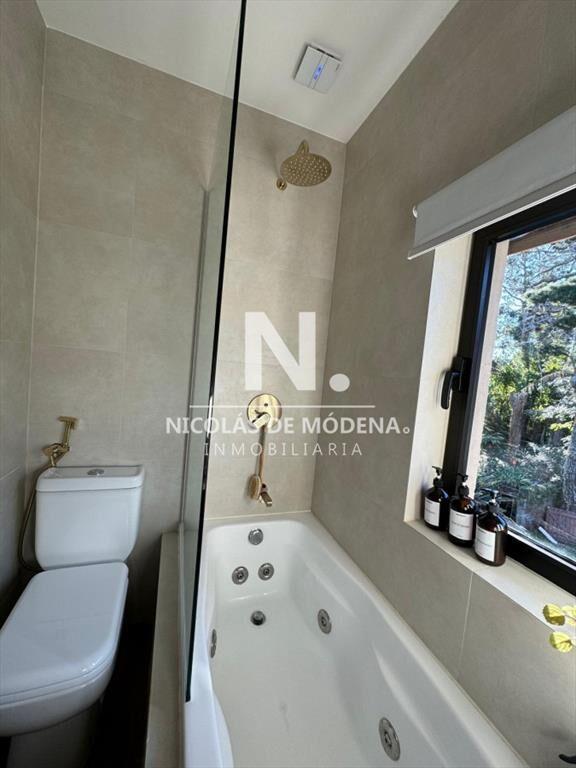 Casa en venta en Pinares de 3 dormitorios, sobre Camino a l
