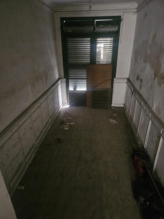 Edificio proximo Plaza Zabala, 488m2 , ascensor, 5 pisos ,