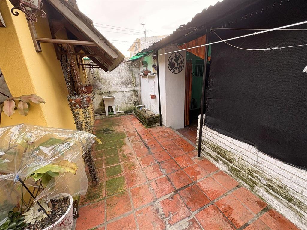 Venta de Casa en PH con 3 D + 1 Apto de un 1D en Perez Caste