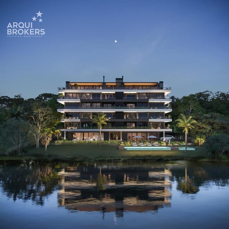 Apartamento de tres dormitorios en venta en Parque Miramar