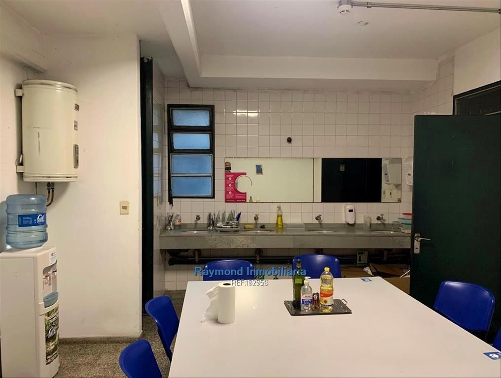 Venta local Categoría Premium en Brazo Oriental de 3450m2
