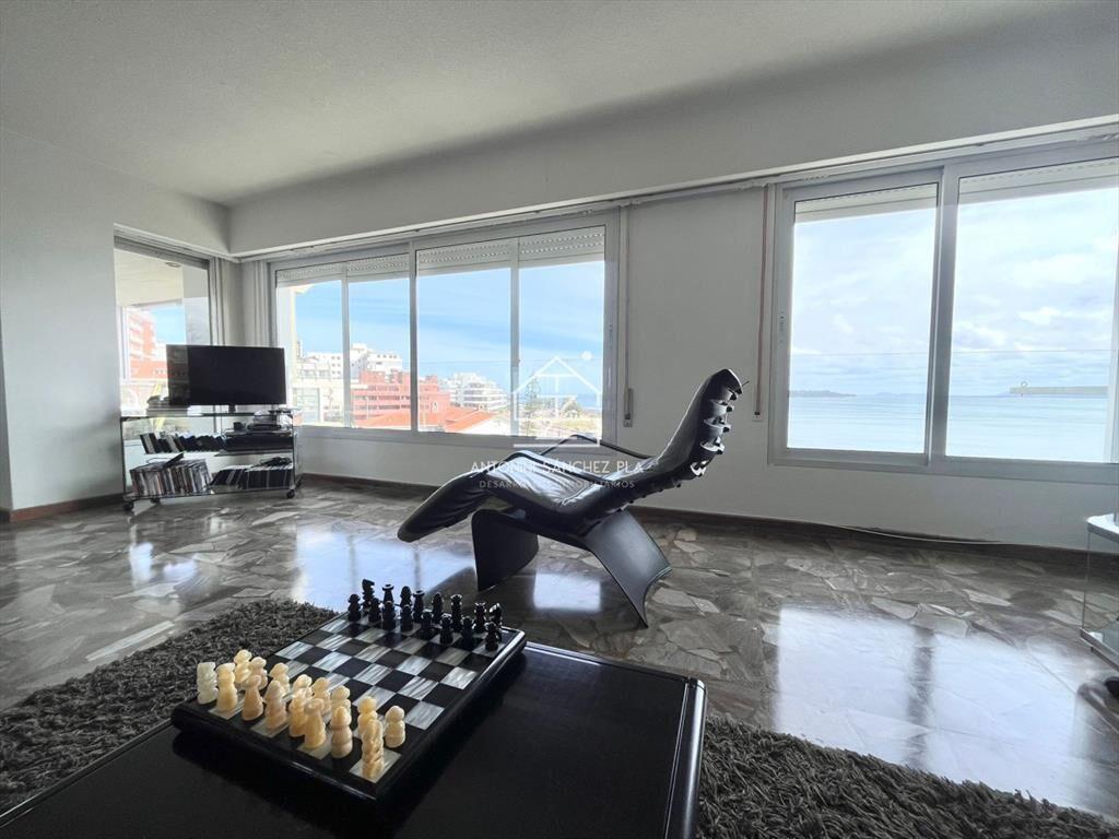 Apartamento con vista al mar