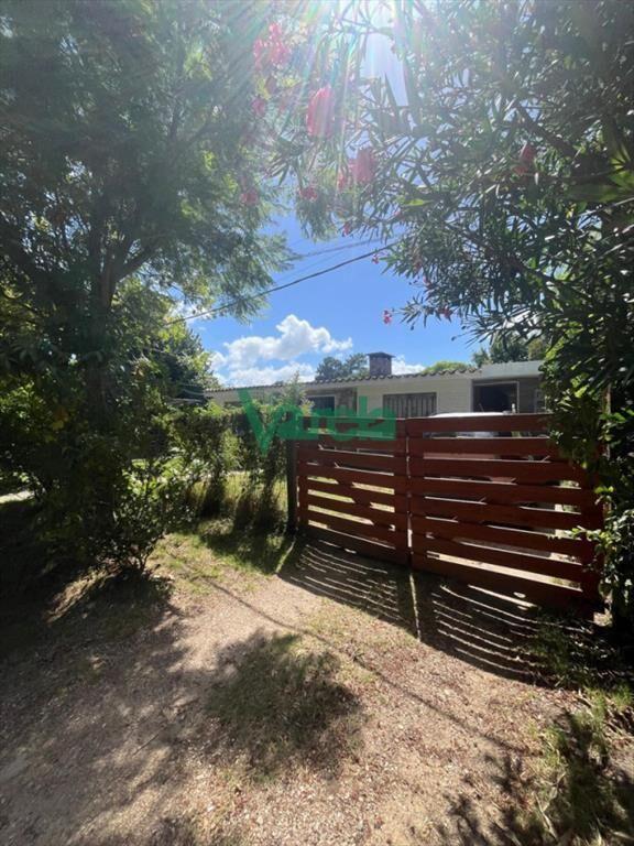 Venta de casa en Salinas sur, 2 dormitorios, y