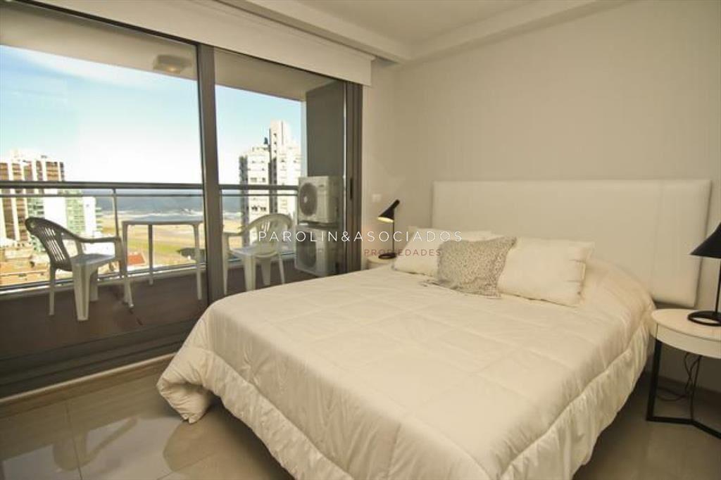 Apartamento en venta de 1 dormitorio y medio en