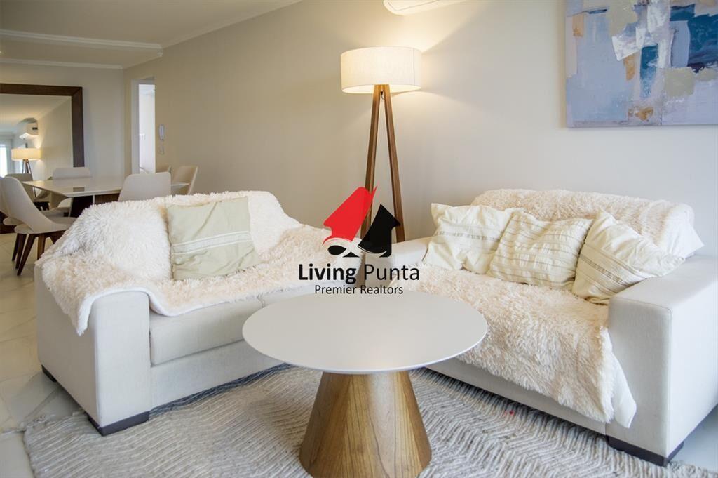 Apartamento de 2 dormitorios en primera linea de