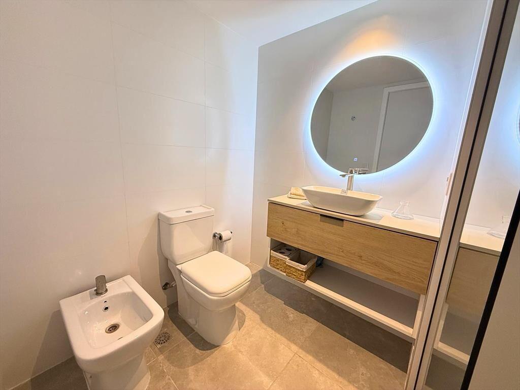 Venta Apartamento Buceo 2 dormitorios 2 baños garaje a estr