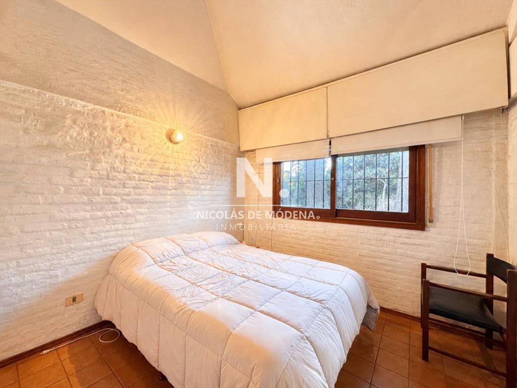 Vende casa de 3 dormitorios mas dep de servicio