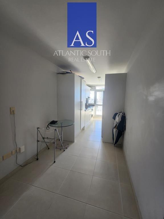 Vende apartamento de 3 dormitorios en Mansa- Punta del Este