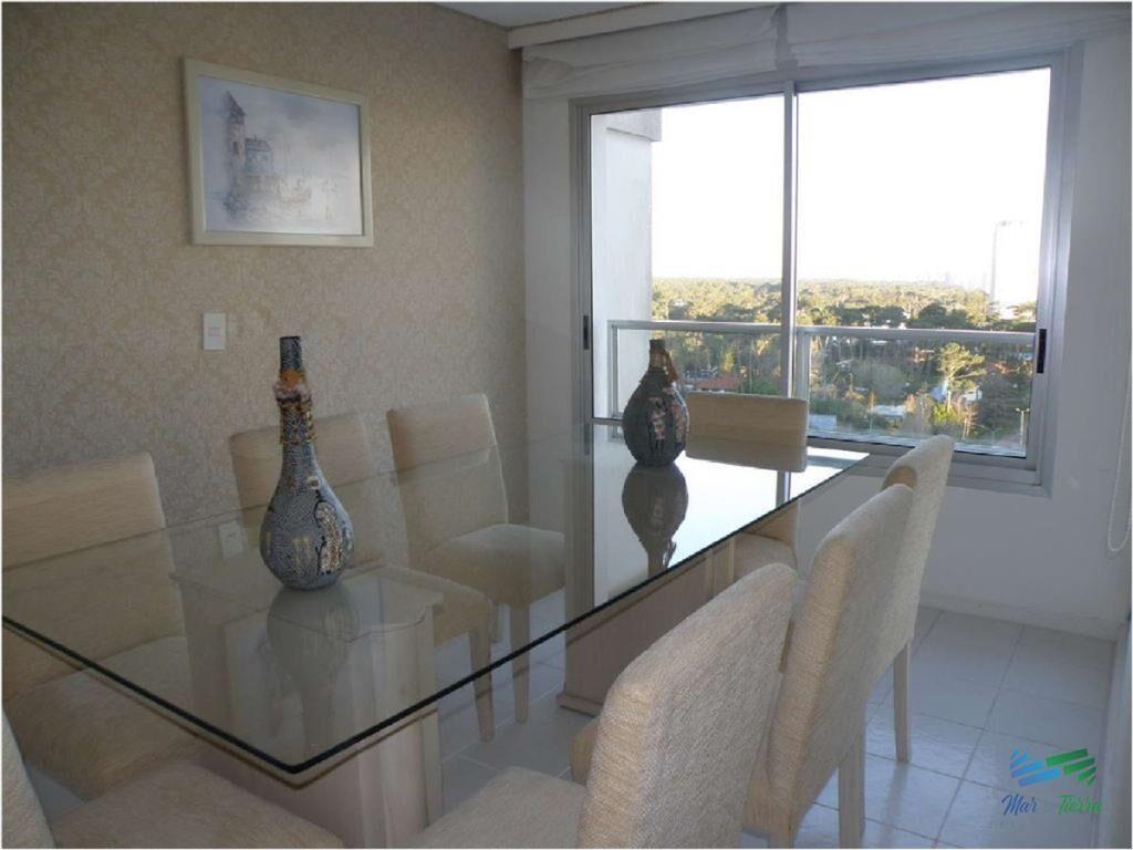 Vendo apartamento 4 dormitorios frente al mar,