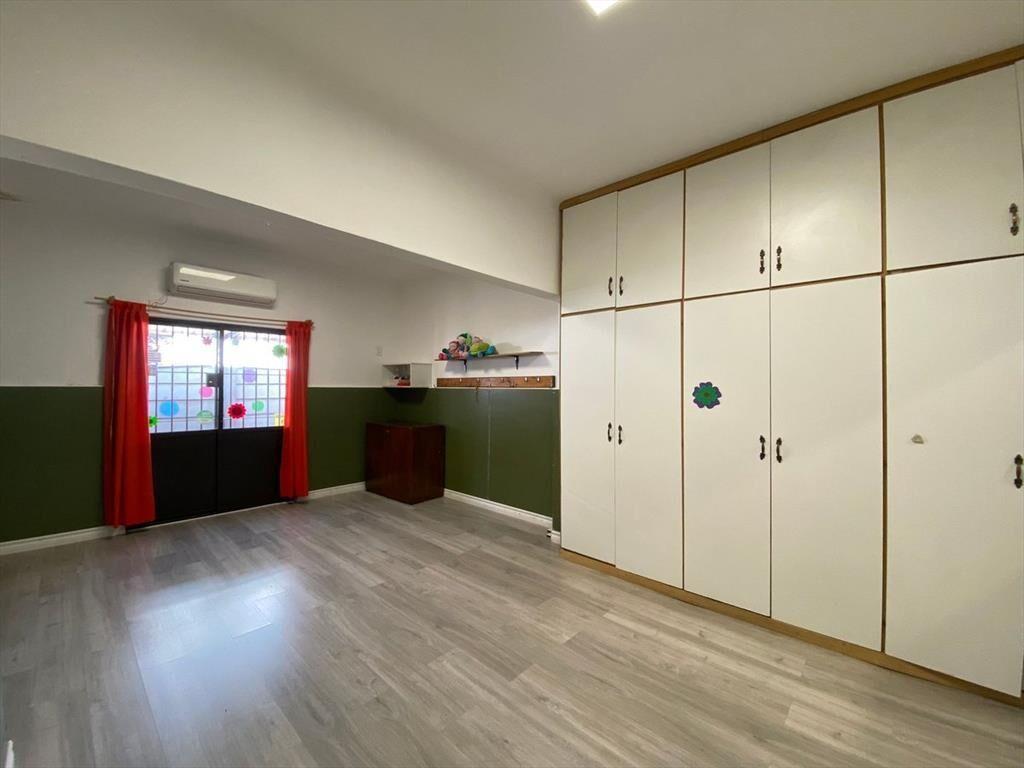 ALQUILER DE LOCAL EN SAYAGO 7 AMBIENTES 4 BAÑOS