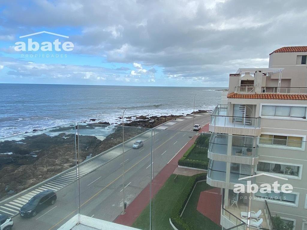 Venta Apartamento 3 dormitorios - Playa Brava, frente al ma
