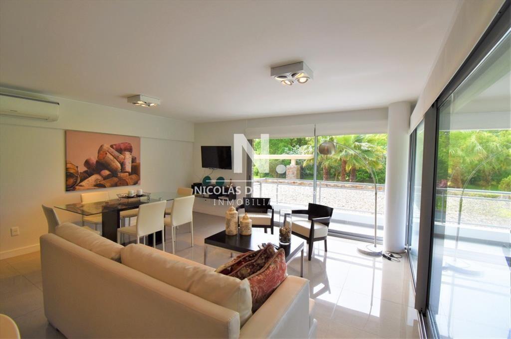 Vende apartamento de 2 dormitorios en Rincon del