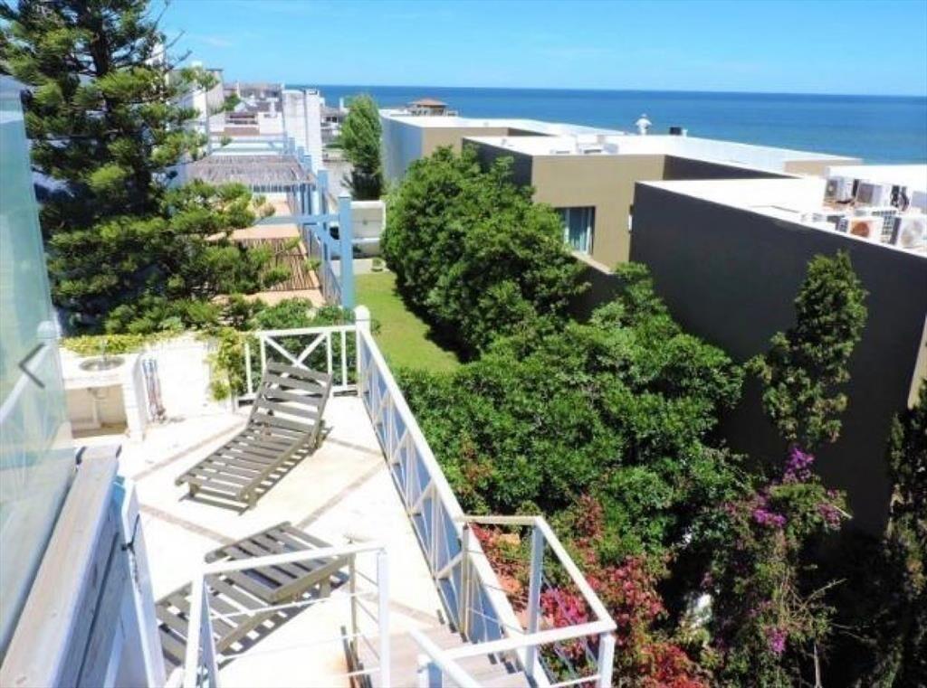 CASA EN VENTA DE 4 DORMITORIOS EN LA BARRA