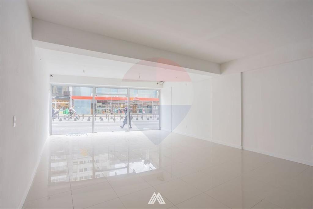 VENTA LOCAL COMERCIAL SOBRE 18 DE JULIO, CORDÓN