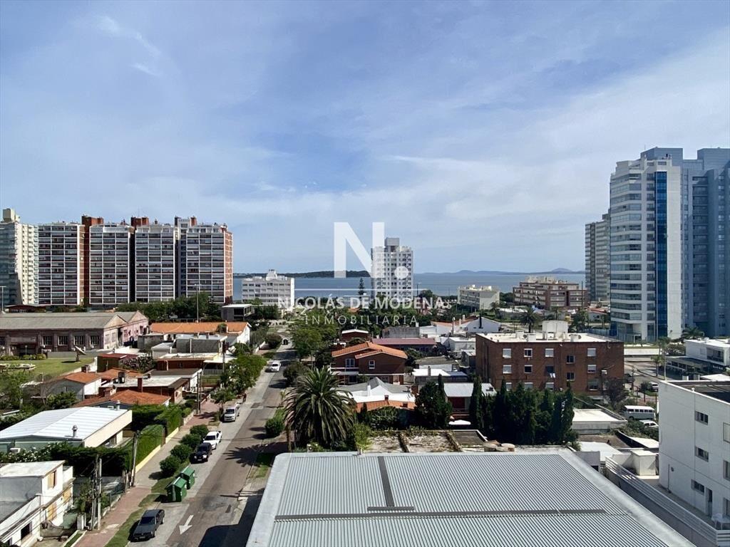 Apartamento con vista a Playa Mansa 2 dormitorios