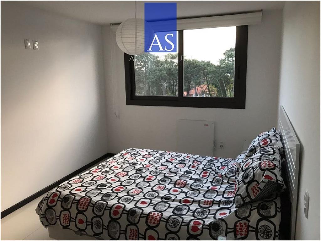 Apartamento de 3 dormitorios con servicios Punta
