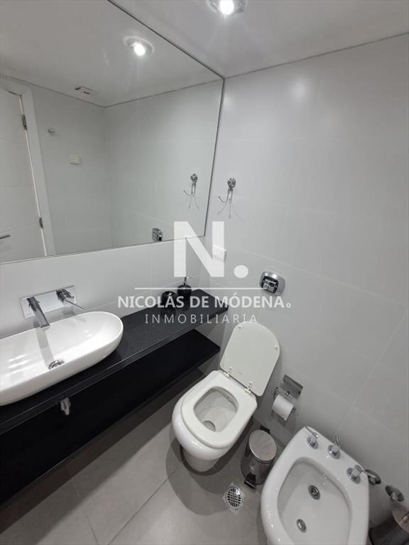 En venta apartamento de 2 dormitorios en Punta del Este.