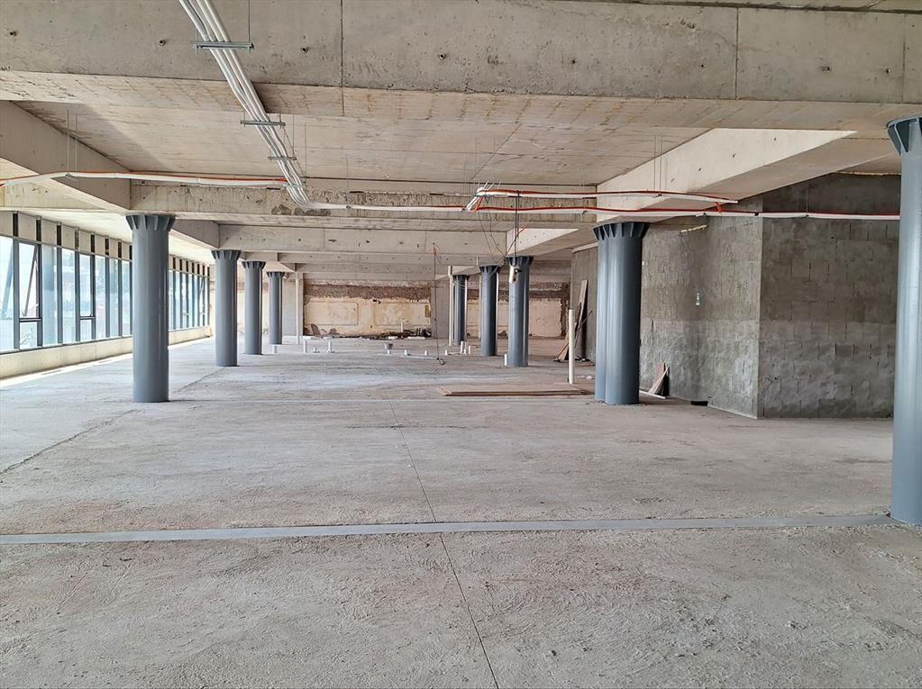 LOCAL Y OFICINA 2.000 M2 CORDON, CASI 18 DE JULIO