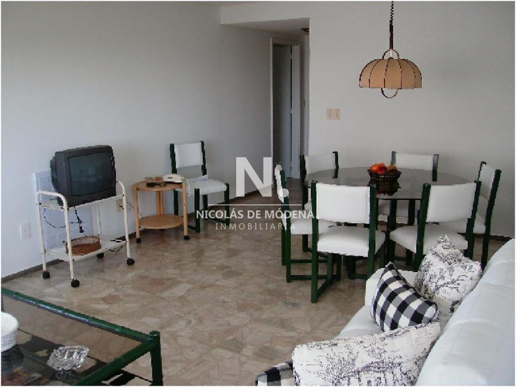 Venta apartamento en Playa Mansa 2 dormitorios