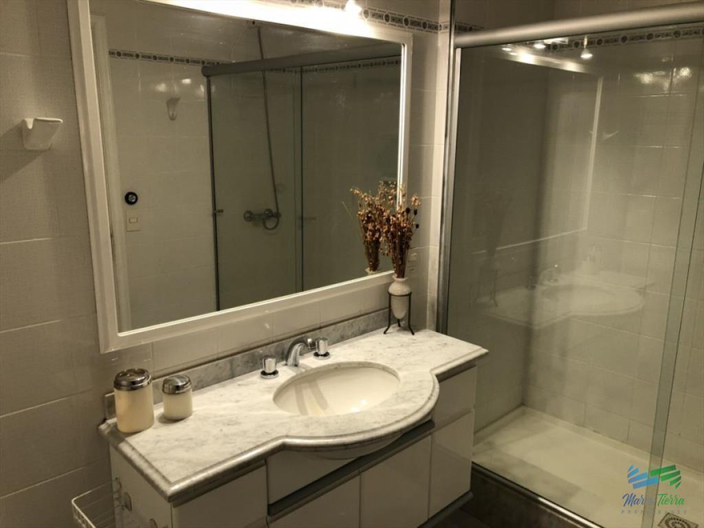 En venta.. piso intermedio, planta amplia muy en