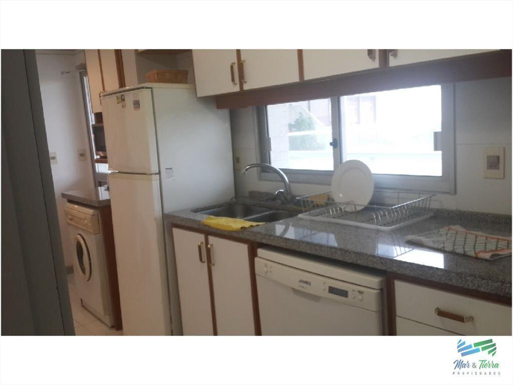 Apartamento en Brava, 2 dormitorios *
