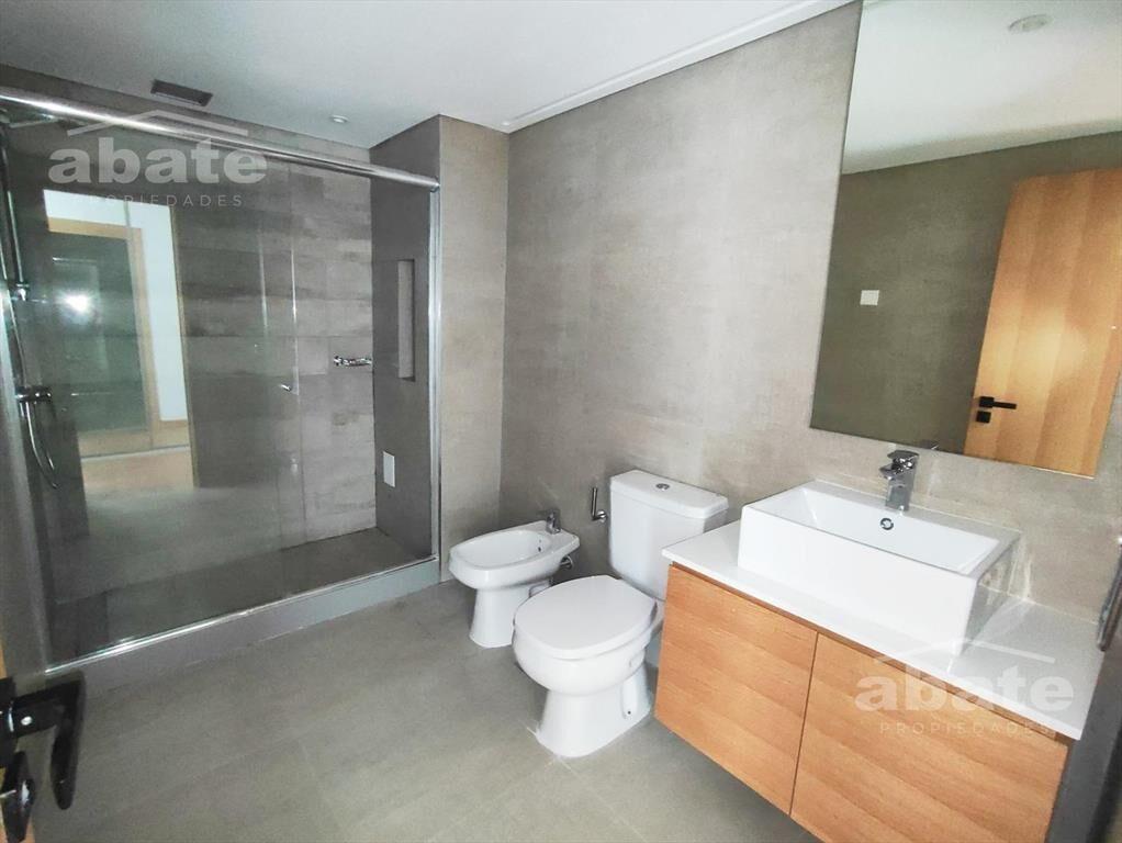 Alquiler apartamento de 1 dormitorio con patio - Punta Carr
