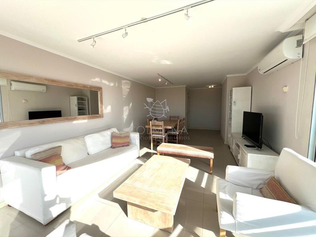 apartamento en venta de 3 dormitorios 3 baños,